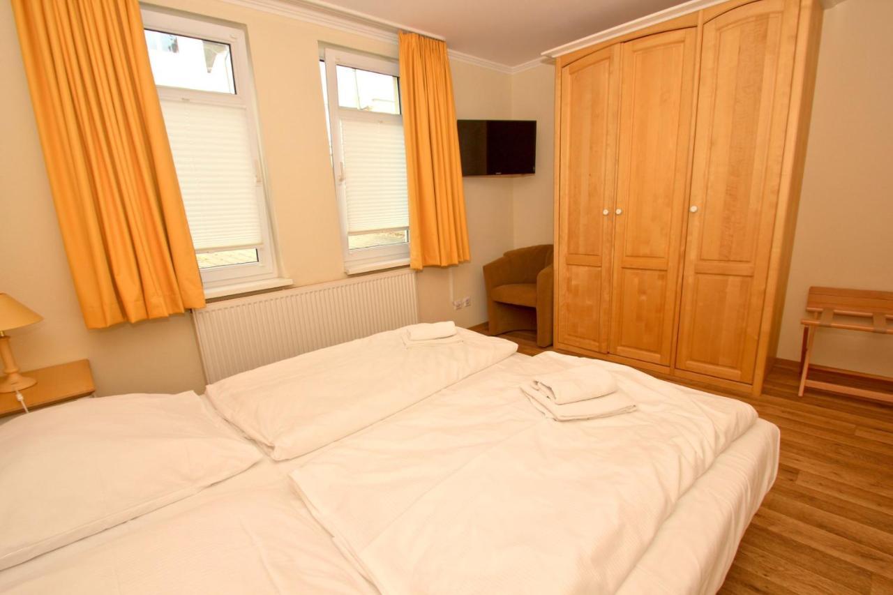 Mit Meerblick Und Balkon, Gratis Nutzung Vom Ahoi Erlebnisbad Und Sauna In Sellin - Meeresblick Fewo 35 Goehren  Exterior foto