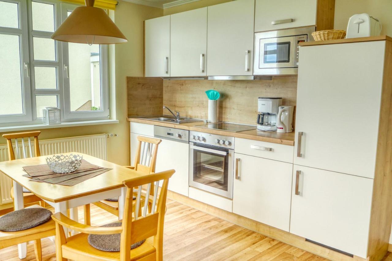 Mit Meerblick Und Balkon, Gratis Nutzung Vom Ahoi Erlebnisbad Und Sauna In Sellin - Meeresblick Fewo 35 Goehren  Exterior foto